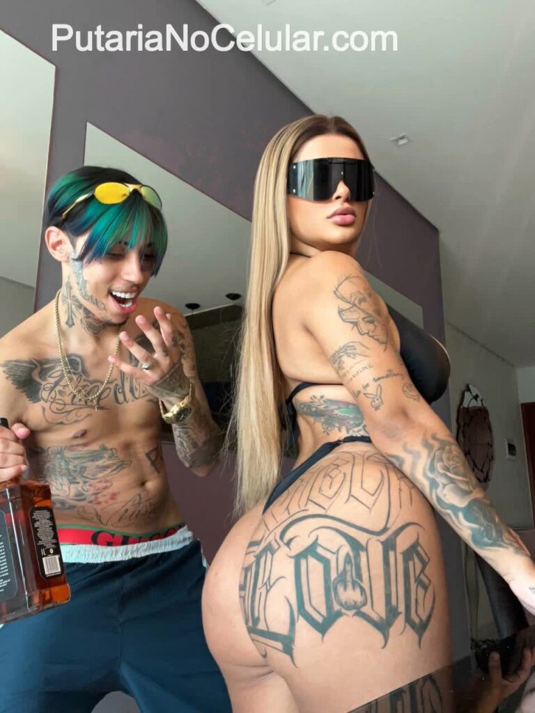 MC Kalyu Comendo as novinha safadinha que adora uma putaria nesse vídeo ele comer uma novinha toda tatuada colocando rola toda dentro dessa putinha gostosa assista agora Onlyfans grátis